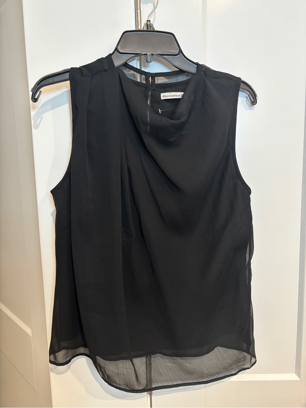 Abercrombie & Fitch Black Sleeveless Draped Neck Blouse. Size M